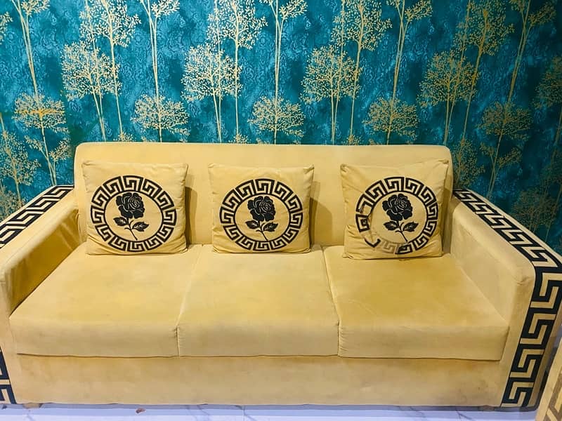 Six Seater Sofa Set with table for Sale 1