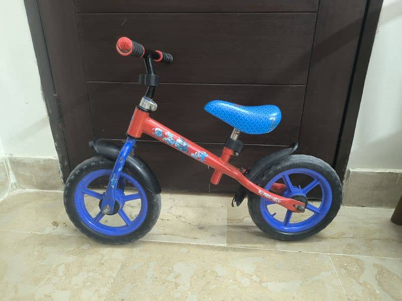 12 inch Balance Bike (Paw Petrol) 1