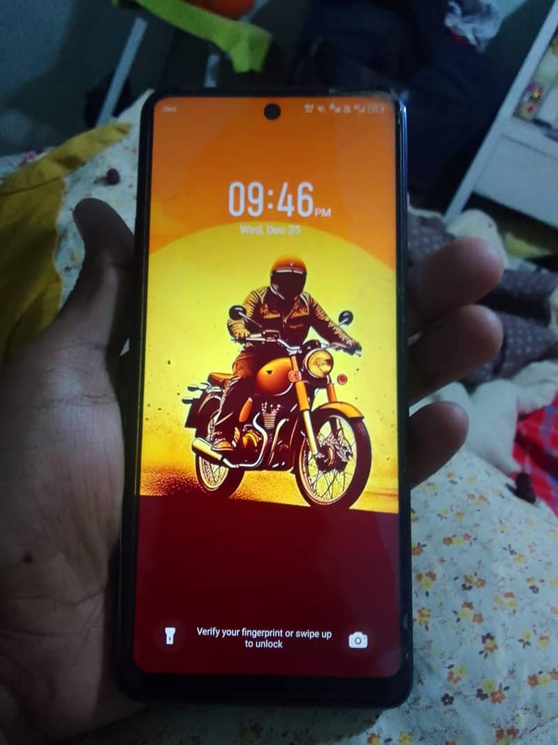 Infinix HOT 40 PRO 1