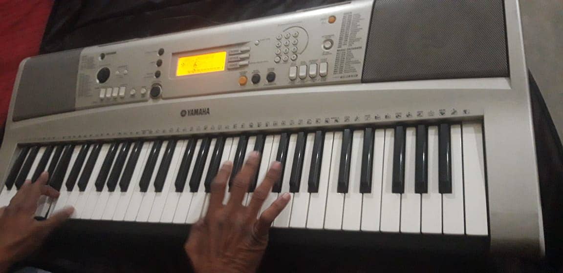 YAMAHA PSR-313 PORTABLE PIANO,,03044020953 0