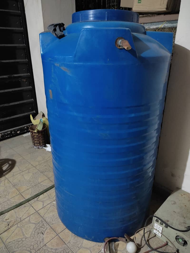 300 Gallons Water Tank 1