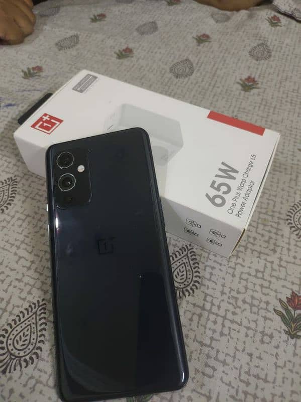 Oneplus 9 10 by 10 paper condition free gifts 1