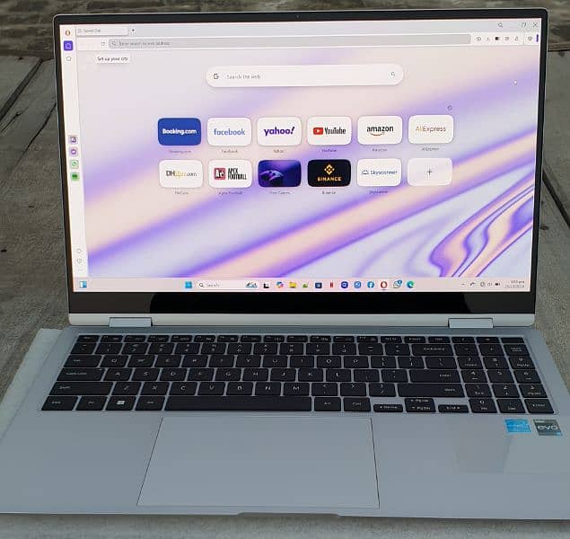 Samsung galaxy book2 pro 360, 15.6 inch 1tb ssd 16gr ram  12th core i7 10