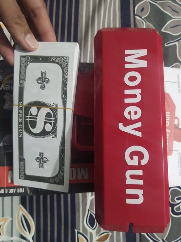 Money gun/ cash gun 1