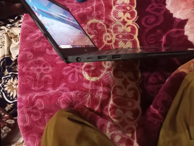 i am sell laptop kindly need money urgently sell 0