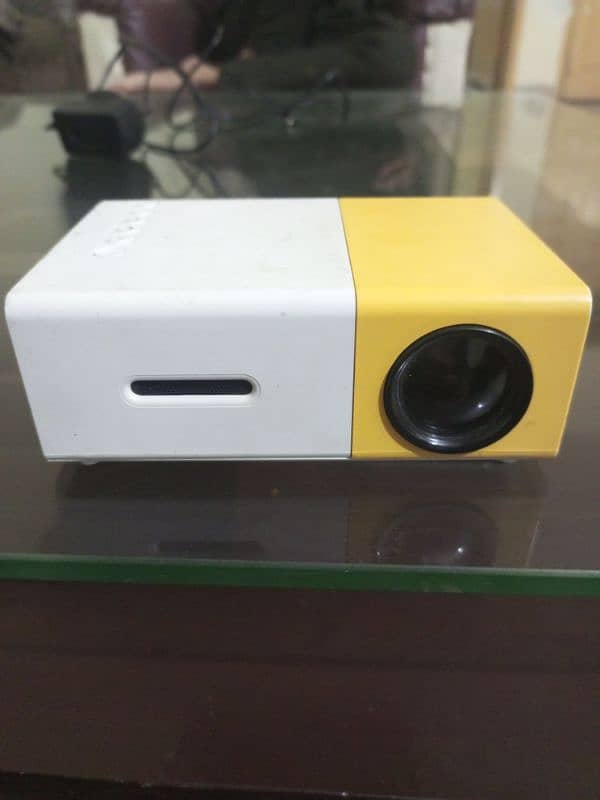 Mini Projector Portable Pico Color LED LCD Video Projector 5