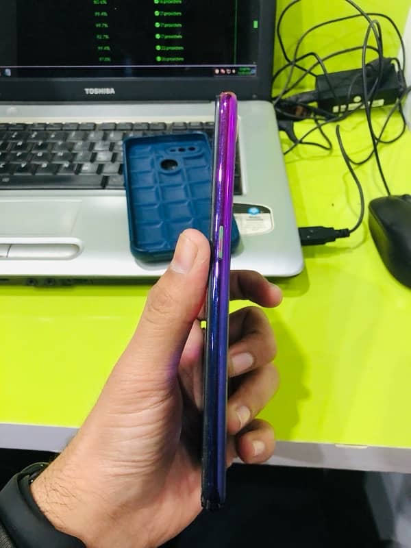 Oppo f9 4/64gb with box 2