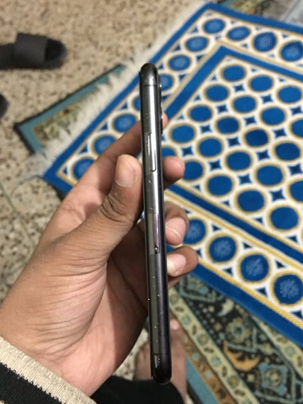 Iphone 11 pro 64gb variant JV/Non-Pta device in black colour. 2