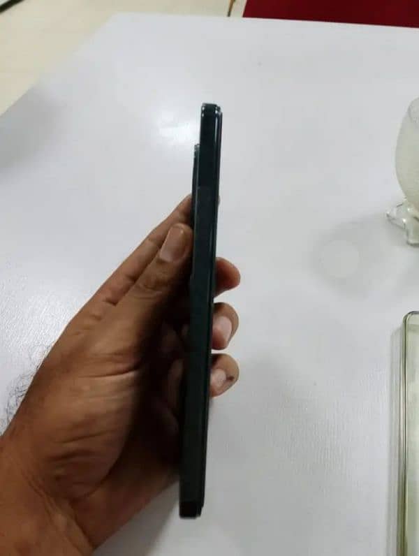 Vivo y28 1 month used only exchange possible Infinix new modals 3