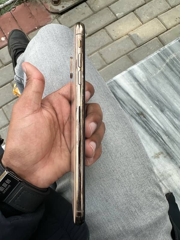 Iphone XsMax 64 Gb PTA approved Dual 1