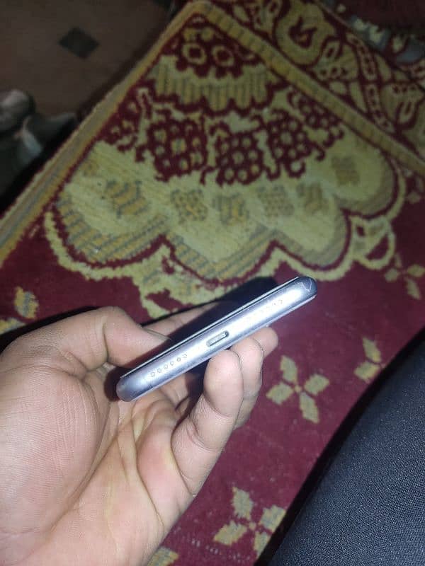 Iphone 11 64gb JV 4