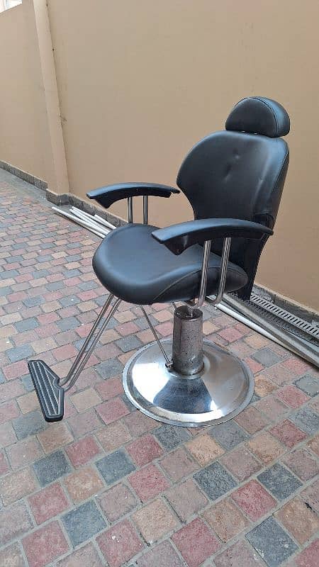 Salon chair 0