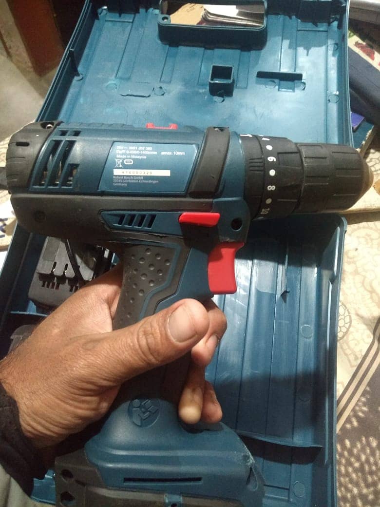 BOSCH Cordless Drill Machine 1