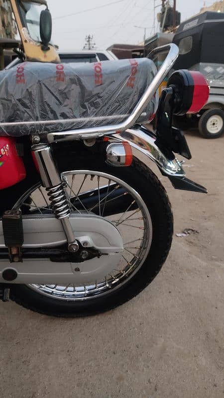 CG Honda 125 2022 Karachi num 10/10 geniun 12