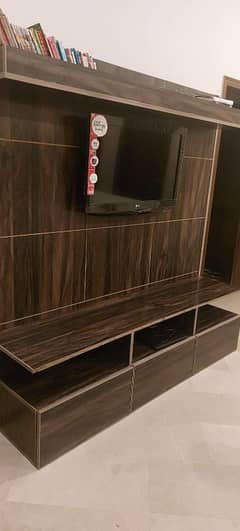 LCD wood wall with shelf