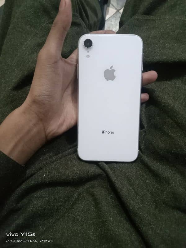 I Phone xR 0