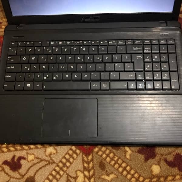 Asus laptop full ok condition 0