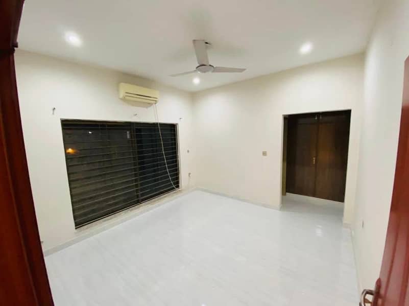 1 KANAL UPPER PORTION AVAILABLE FOR RENT IN GULSHAN E LHR NEAR TO WAPDA TOWN AND PUNJAB SCHOOL 2