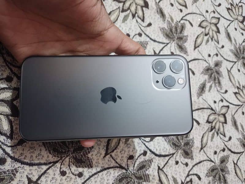 Iphone 11 Pro Max (64GB,Non-PTA,Water Pack,) 1