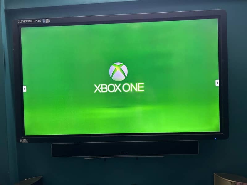 XBOX 1  9 GAMES 1  TB HDD 6