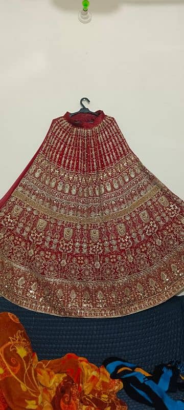 Bridal lehenga 1 month old 4