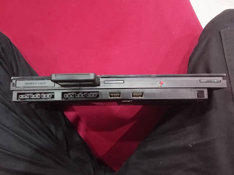 PS2 slim console 1