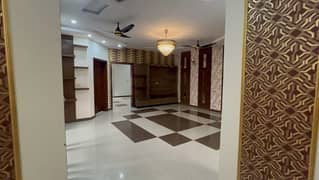 1 KANAL UPPER PORTION AVAILABLE FOR RENT IN GULSHAN E LHR NEAR TO PUNJAB SCHOOL