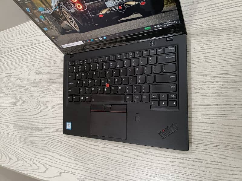 Lenovo Thinkpad X1 carbon core i5 8th gen quadcore 14 inch 2k ips led 4