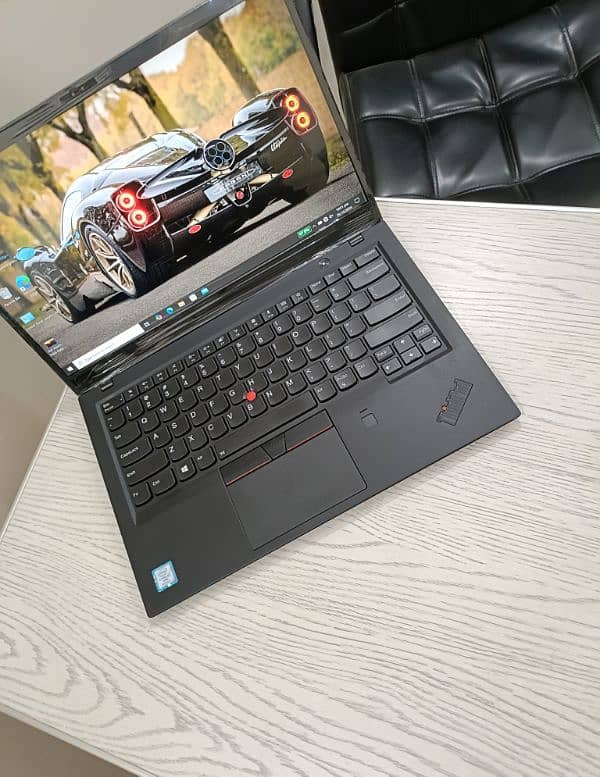 Lenovo Thinkpad X1 carbon core i5 8th gen quadcore 14 inch 2k ips led 6