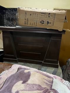 office table for sale in good condition