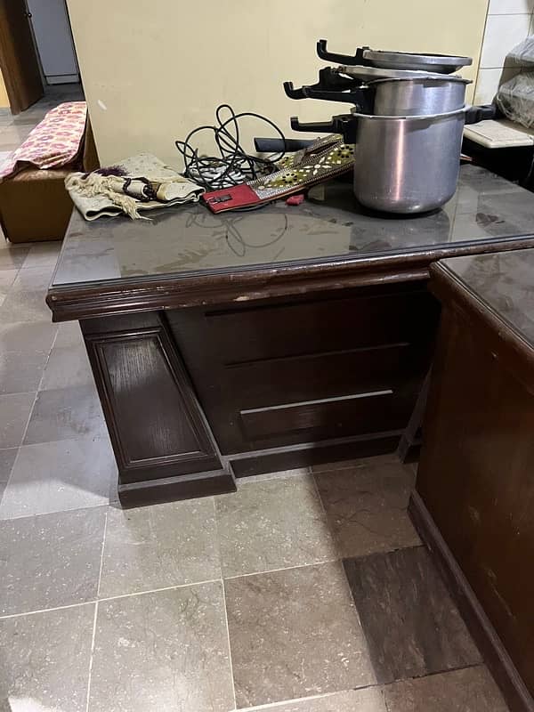 office table for sale in good condition 1