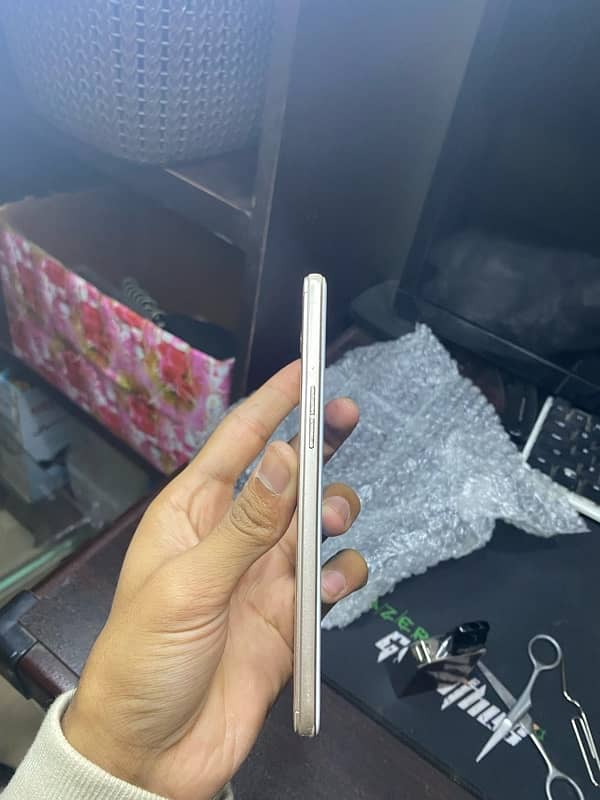 oppo A37 all ok only phone urgent sale 4