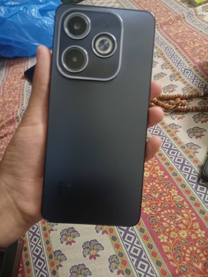 Infinix hot 40i 8/256 3