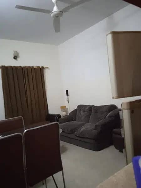 Furnished flat paying guest main gulshan Iqbal block 2 Karachi 3