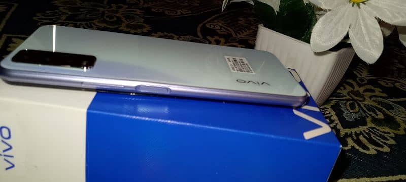 vivo y20 like brand new condition 5