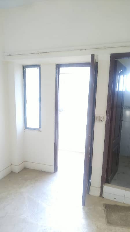 BLOCK-L BEAUTIFUL FIRST FLOOR FLAT, COMFORT PARADISE APARTMENT,APPLICABLE FOR BANK LOAN NORTH NAZIMABAD 5