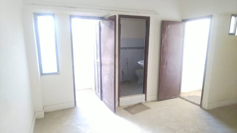 BLOCK-L BEAUTIFUL FIRST FLOOR FLAT, COMFORT PARADISE APARTMENT,APPLICABLE FOR BANK LOAN NORTH NAZIMABAD 7