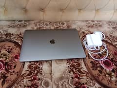 MacBook pro 2018_i9, 32GB/512GB SSD