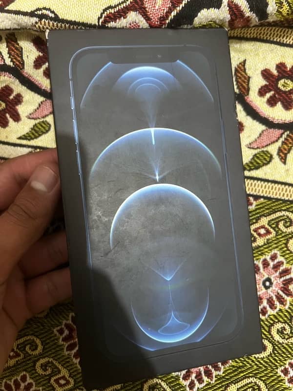 iphone 12 pro FU with box 5