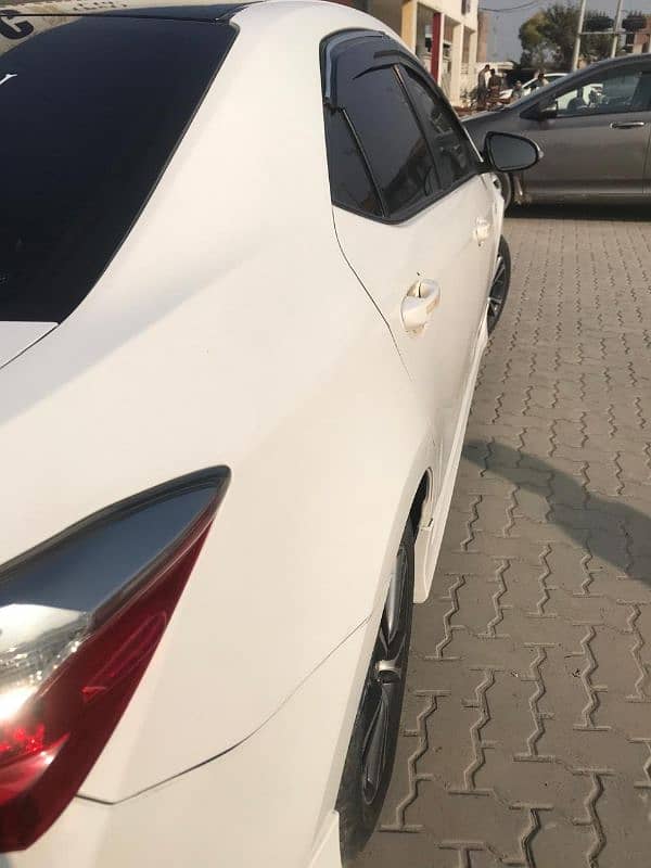 Toyota Corolla Altis 2018 4