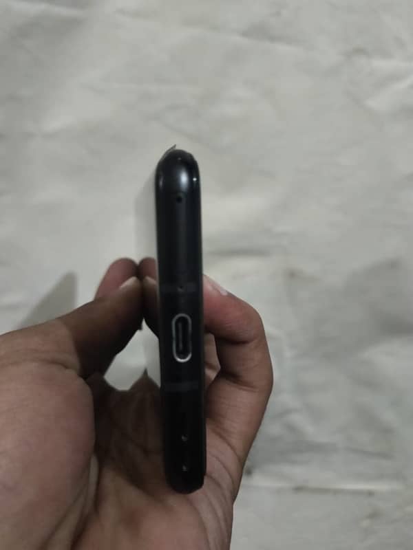 One Plus 9r only serious buyer contact me 03334791347 1