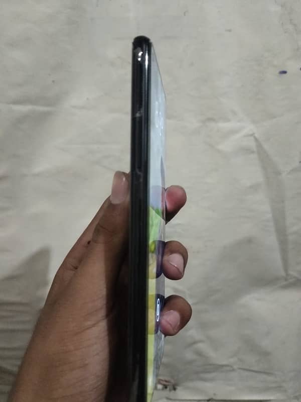 One Plus 9r only serious buyer contact me 03334791347 2