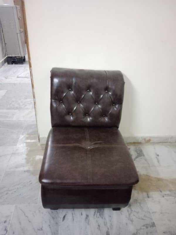 single sofa 0