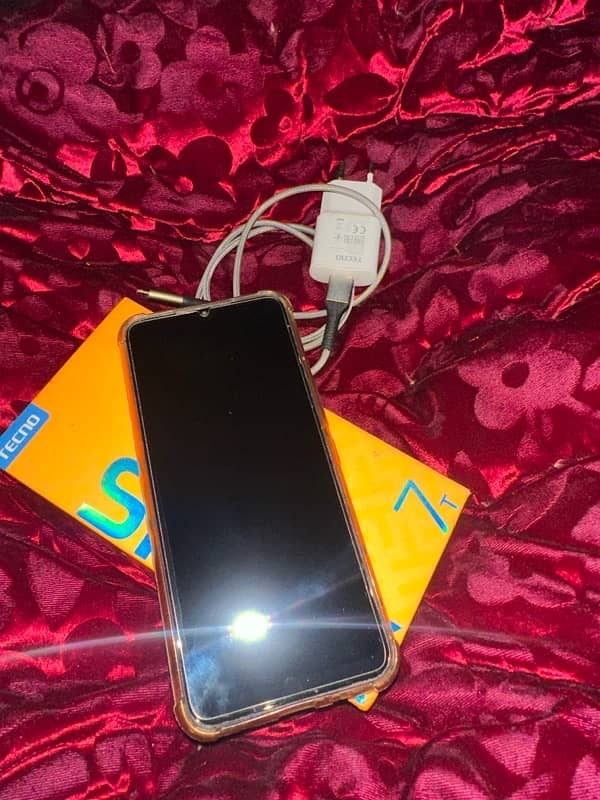 Tecno spark 7t 4/64 just panel change all ok wiith box orignal charger 6