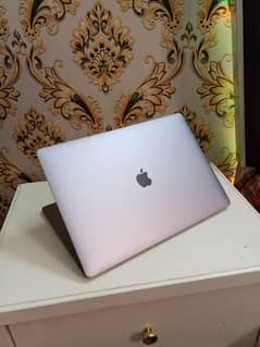 MacBook pro 2018_i9, 32GB/512GB SSD