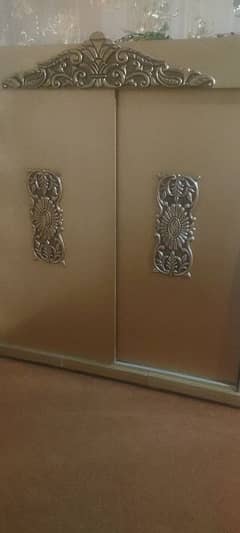 Deco golden paint sliding wardrobe condition is good