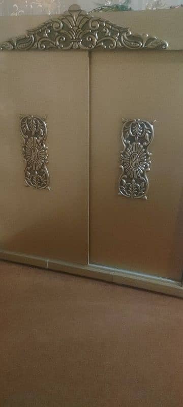 Deco golden paint sliding wardrobe condition is good 1