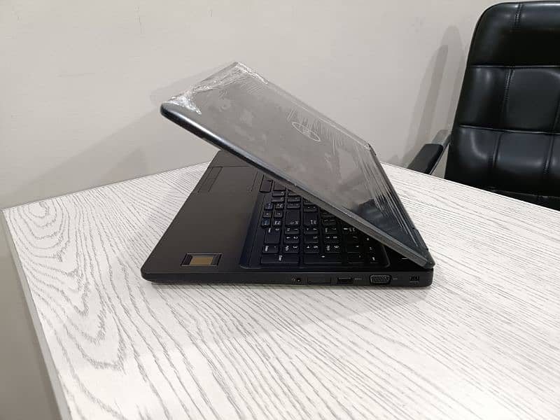 Dell latitude e5580 core i7 7th generation 2gb graphics Nvidia 15.6 8