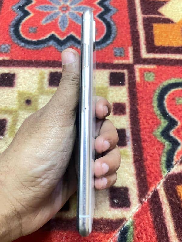 Iphone xsmax 512 gb factory unlock non pta 6