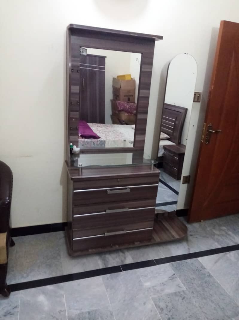 Queen size bedroom set with 10 inch Dimond Supreme Foam for sale. 4